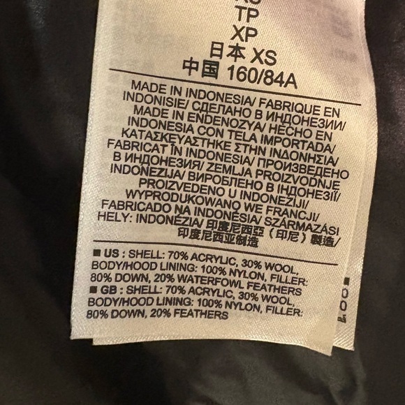 Gap Womens XS Grey Quilted Hood Vest Wool Shell Down Fill Super Warm Cozy Winter - Picture 3 of 8